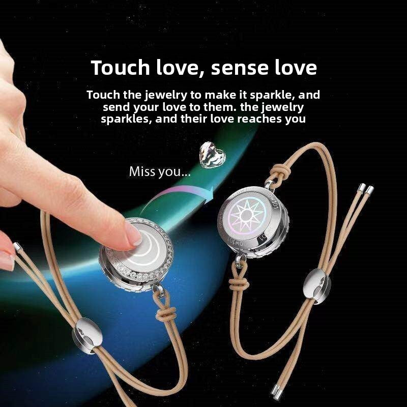 Couple?s bracelet with vibration feedback