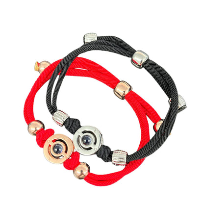 Couple?s bracelet with vibration feedback
